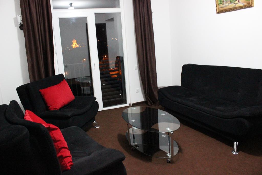 Hotel Grand Palace Tiflis Habitación foto